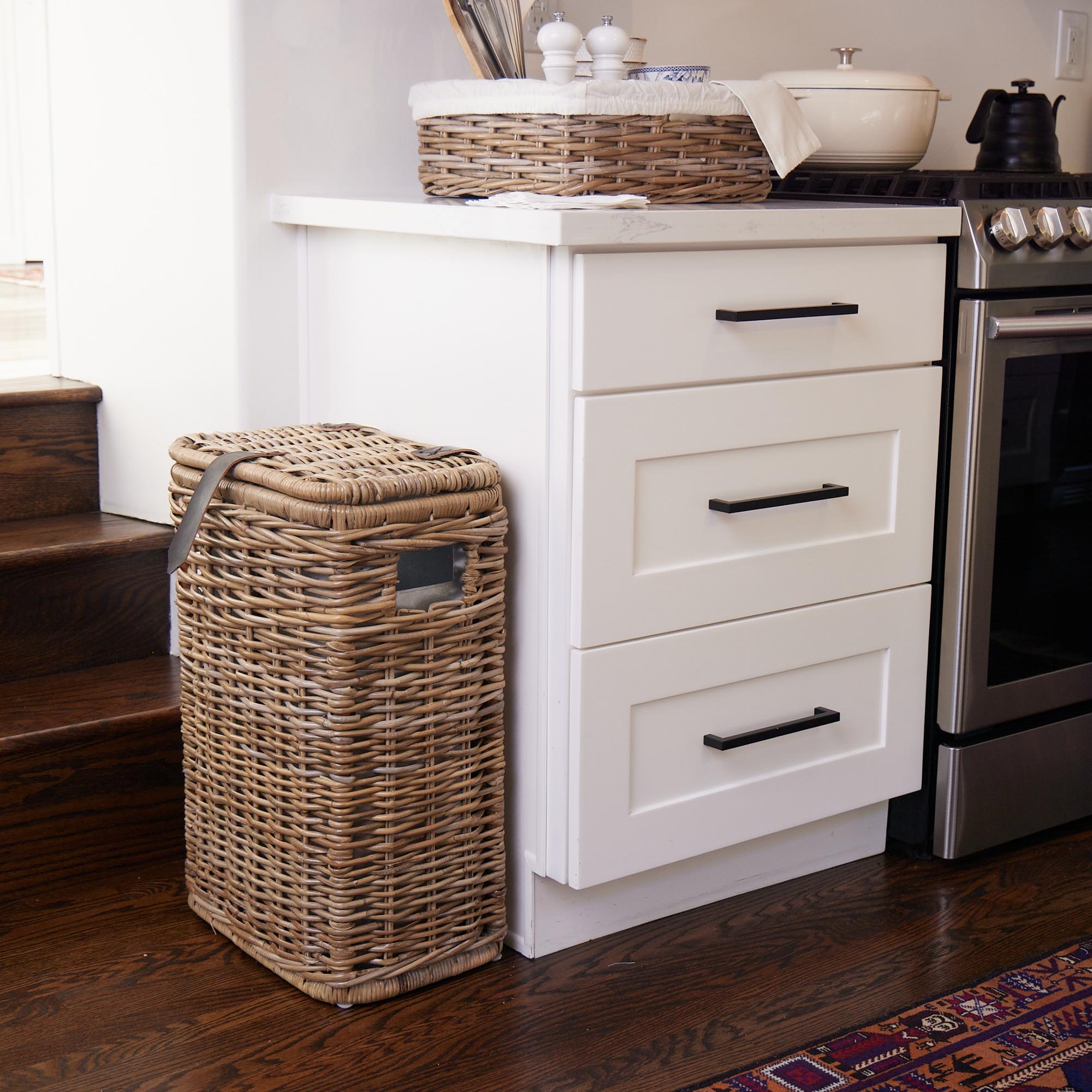 Natural Wicker Rectangular Kitchen Trash Basket with Metal Liner - Image 6