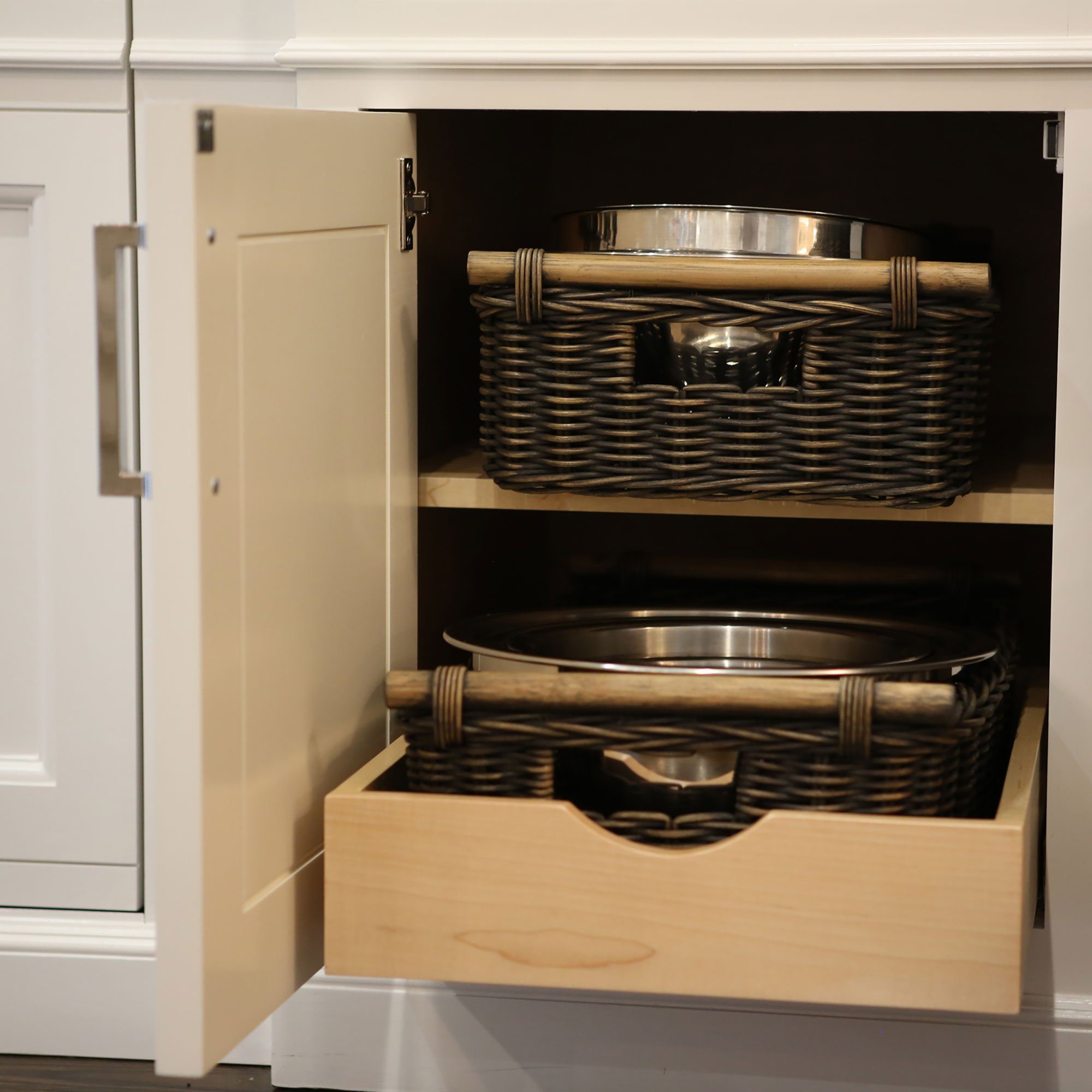 Everyday Low Pole Handle Woven Storage Basket - Image 13